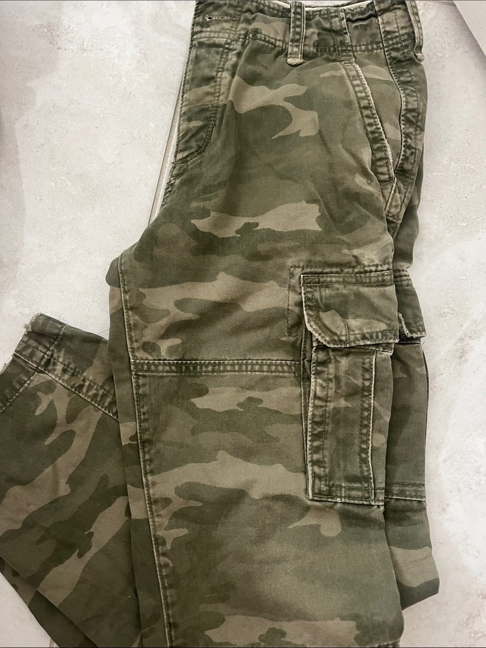 Hollister vintage 2009 Men's Green Camo Cargo Pants